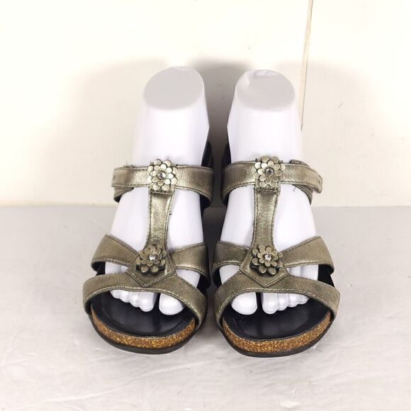 Taos Women's US8 Metallic Silver Leather Rhinestone Wedge Strappy Slide Sandals - Picture 3 of 16